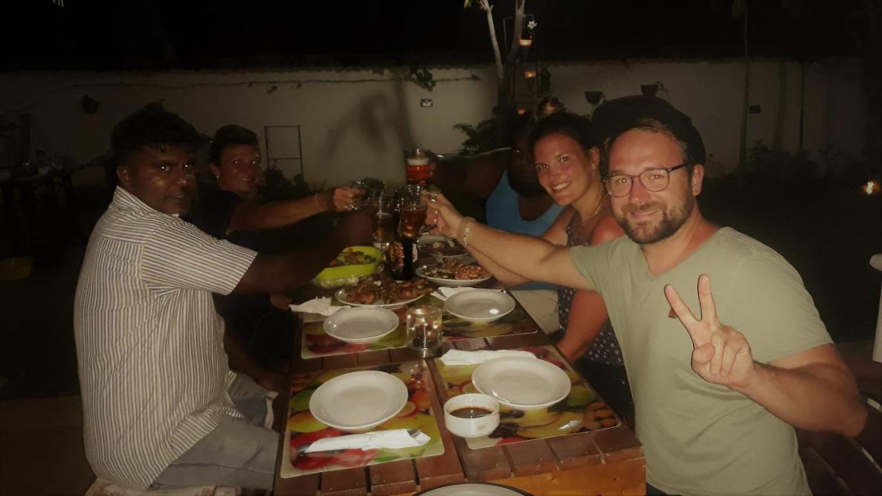 Wine Tree Garden Guesthouse Mirissa Luaran gambar